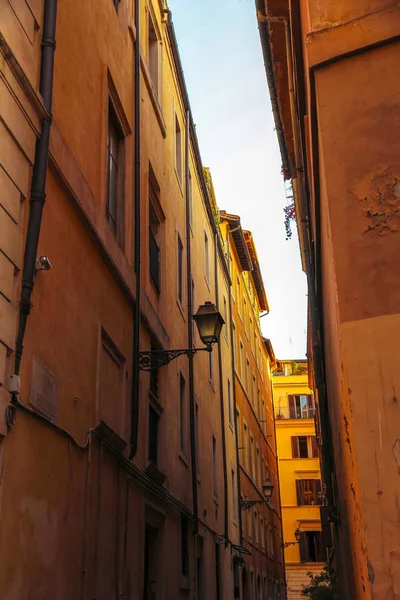 Historische architectuur van Rome op een zonnige dag — Stockfoto