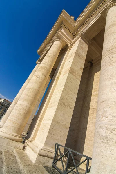 Vista de la Plaza de San Pedro en Roma — Foto de Stock