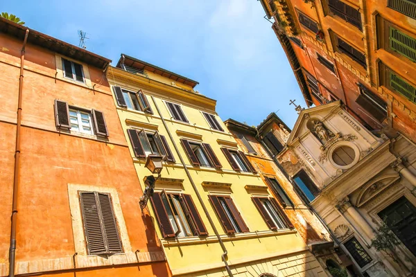 Arquitectura histórica de Roma en un día soleado — Foto de Stock