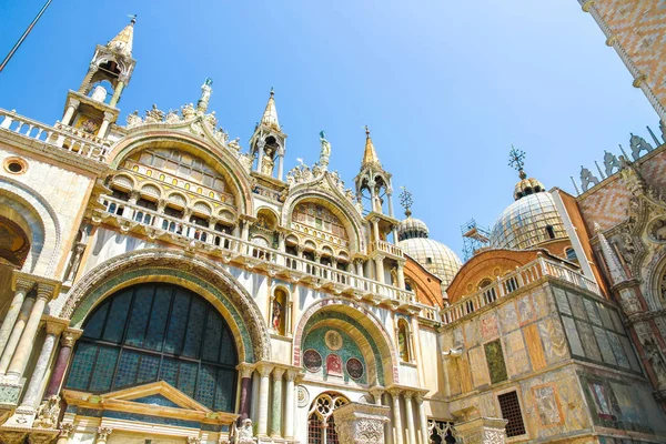 Pohled na baziliku San Marco v Benátkách — Stock fotografie