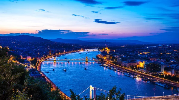 Pohled na západ slunce nad Budapešť — Stock fotografie