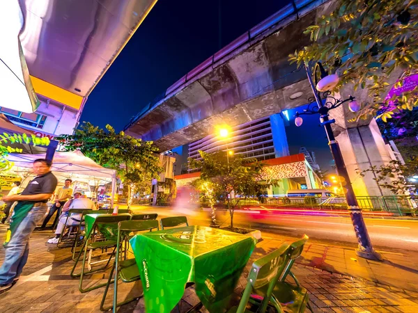 Eine straßenküche in bangkok — Stockfoto