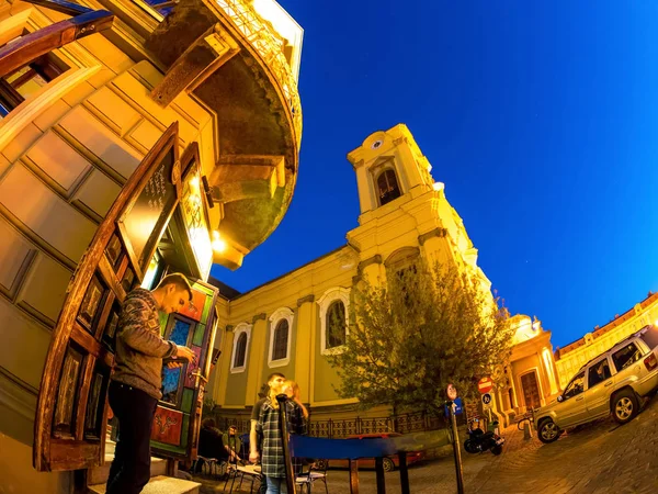 View on peolpe visiting a pub in Timisoara, Romania — Stock Photo, Image