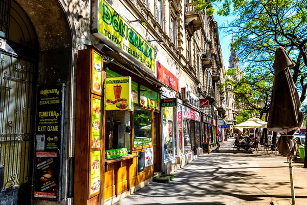 Escena callejera en Budapest, Hungría — Foto de Stock