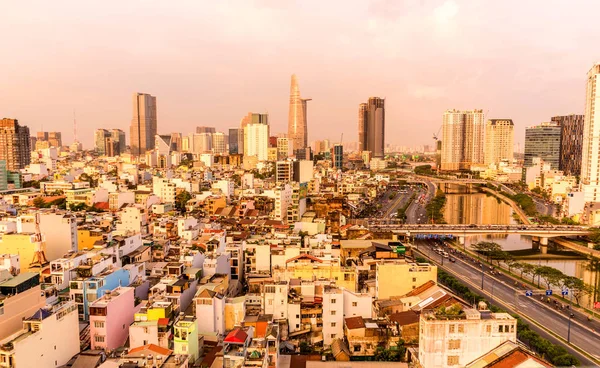 Utsikt över Ho Chi Minh-stadens skyline under dagen — Stockfoto