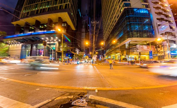 Traffic on the streets of Manila at night — Stock Photo, Image