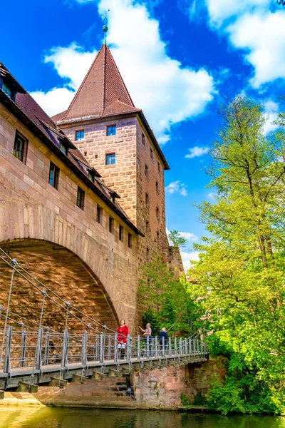 Scène de rue de la ville médiévale de Nuremberg en Allemagne — Photo