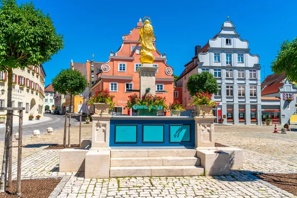 Historic Architecture and fountain in the city of Wemding in Ger — Stock Photo, Image