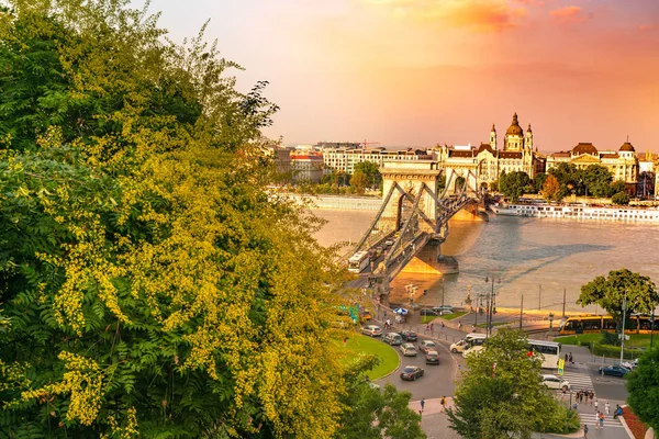 布达佩斯和多瑙河的全景景观 — 图库照片