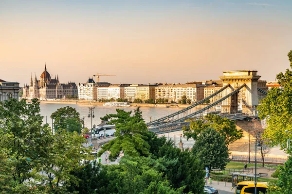 Panoramic View over Budapest and the river Danube — Stock Photo, Image