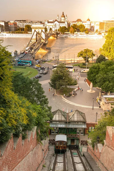 Panoramatický výhled na Budapešť a řeku Dunaj — Stock fotografie