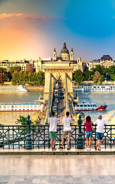 Blick über Budapest und die Donau — Stockfoto