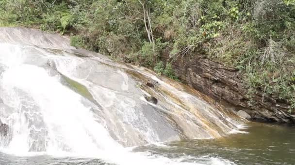Nahaufnahmen Vom Wasserfall Maua Rio Janeiro Brasilien — Stockvideo