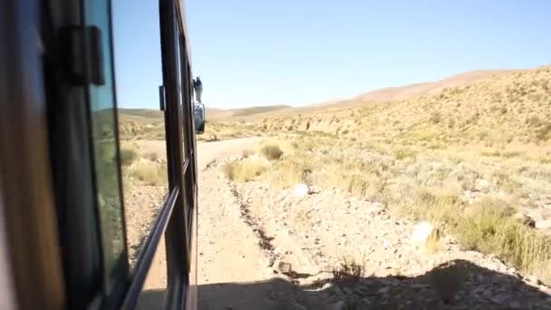 Mobil Bergerak Melalui Jalan Pegunungan Melihat Dari Mobil — Stok Video