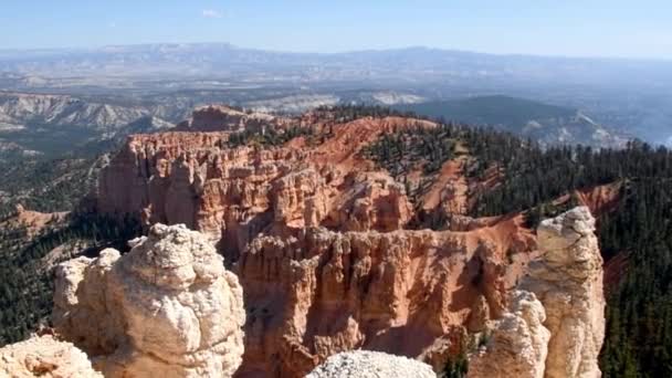 Rainbow Point Bryce Canyon National Park Utah Handheld Panning Right — Stock Video