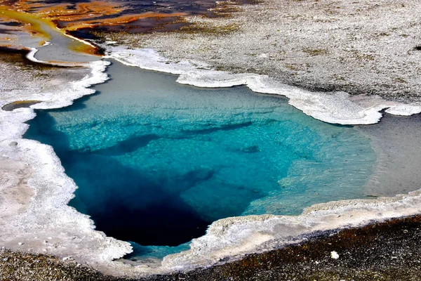 Herzquellen Auf Geysir Hügel Yellowstone Nationalpark — Stockfoto