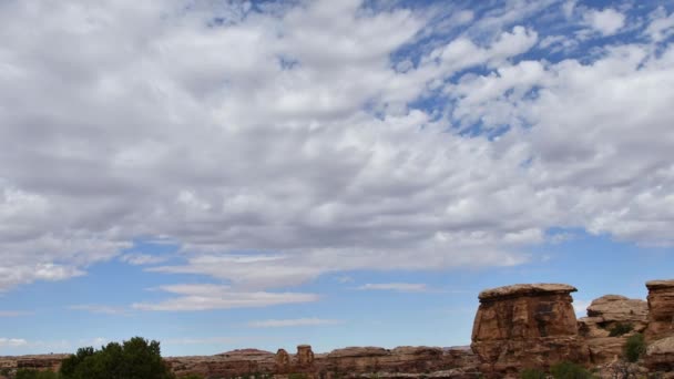 Timelapse Van Stratus Wolken Bewegen Houten Schoenenboog Canyonlands National Park — Stockvideo