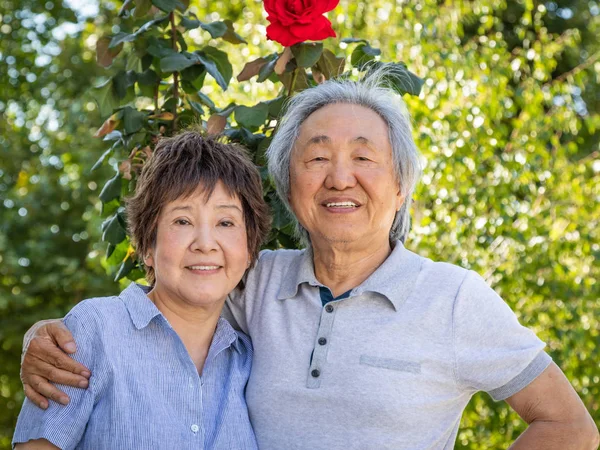 Chinese Senior Adult Couple Outdoors — Stock Photo, Image