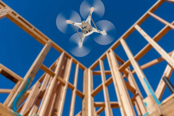 Drone Quadcopter Flying Inspecting Construction Site — Stock Photo, Image