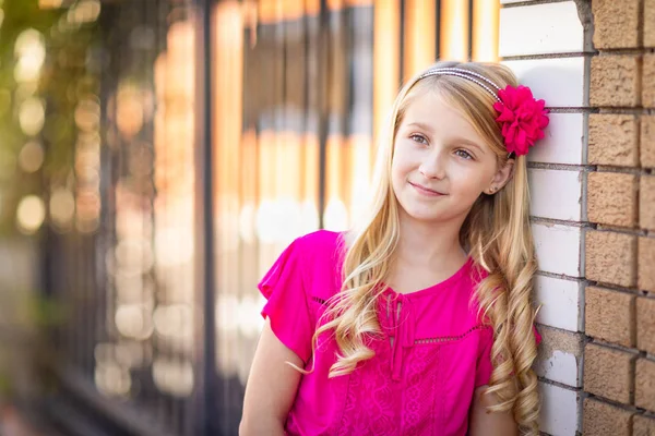 Cute Young Caucasian Girl Outdoor Portrait — Stock Photo, Image