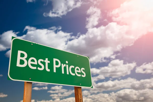 Melhores Preços Green Road Sign Aginst Sky — Fotografia de Stock