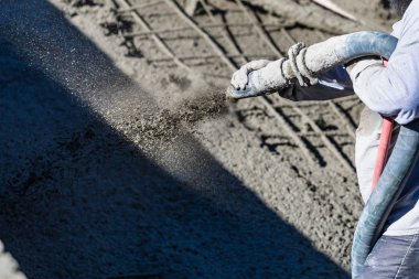 Havuz İnşaat İşçiçekim Beton, Shotcrete veya Gunite Hortum ile