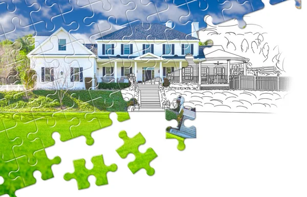 Puzzle Parçaları Fitting Birlikte Çizim Üzerinde Bitmiş Ev Build açığa — Stok fotoğraf