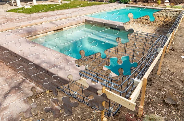 Puzzleteile, die zusammenpassen, offenbaren den fertigen Pool-Bau über der Konstruktion — Stockfoto