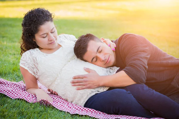 Hispanic Pregnant Young Couple Portrait Outdoors — Stock Photo, Image