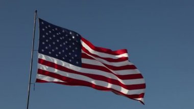 Tam HD Sağa Yüzleşen Amerikan Bayrağı Rüzgarda Sallanan Yavaş Hareket