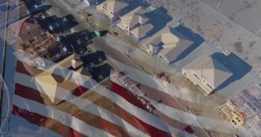 4k Hayaletli Amerikan Bayrağı Dalgalanması Yeni Ev İnşaat Alanının İnsansız Hava Görüntüsü