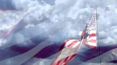 Full Hd Sol Görüntü Ağır Hareket Amerikan Bayrağıyla Karşı Karşıya ve Fırtınalı Zaman Hızı Bulutlarıyla Rüzgarda Dalgalanan Bayrağa Yaklaş
