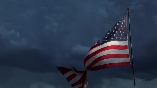 Full Izquierda Frente Bandera Americana Cámara Lenta Ondeando Viento Con — Vídeo de stock