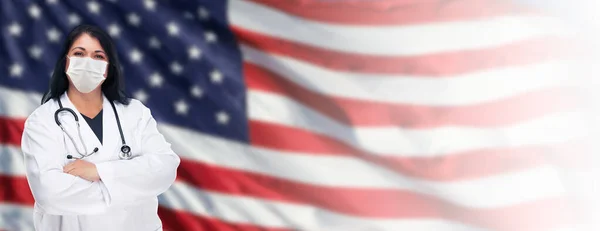 Amerikan Bayrak Bayrağına Karşı Tıbbi Kişisel Koruyucu Ekipman Ppe Giyen — Stok fotoğraf