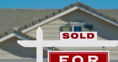 Güzel Özel Ev ve Satılık Emlak Tabelasının 4k Yavaş Tavası