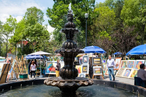 Mexico City, Meksika - Temmuz 14,2018: San melek mahalle satan resim sergisi ve geleneksel sanat eserleri ünlü Cumartesi Pazar