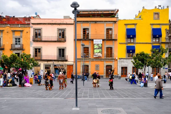 Coloridas Casas Personas Artistas Callejeros Vestidos Aztecas Centro Histórico Ciudad —  Fotos de Stock
