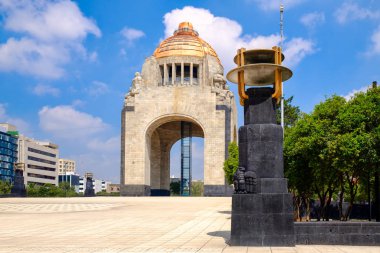 Mexico City - Meksikalı sermayesi sembolü Revoiution Anıtı