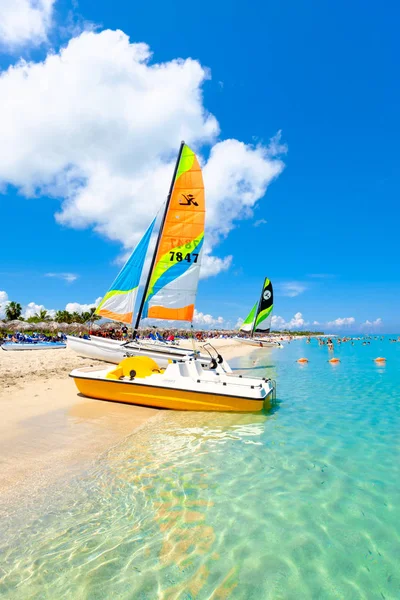 Veleiros Bela Praia Varadero Cuba Dia Ensolarado Verão — Fotografia de Stock