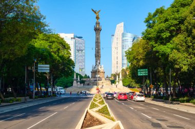 Mexico City - Temmuz 14,2018: Paseo de la Reforma ve Mexico City Kurtuluş Angel