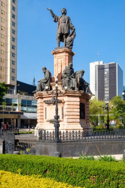 Paseo de la Reforma Mexico City - 1877 yılında açıldı, Christopher Columbus anıtı