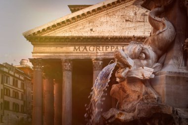 Eski Çeşme ve Roma'nın antik Roma Panteonunun