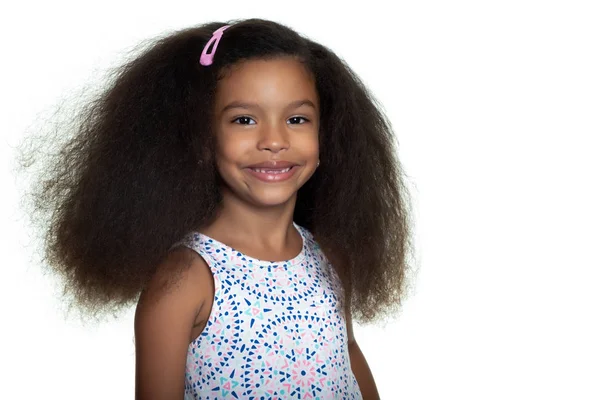 Retrato Uma Menina Pequena Afro Americana Bonito Isolado Branco — Fotografia de Stock