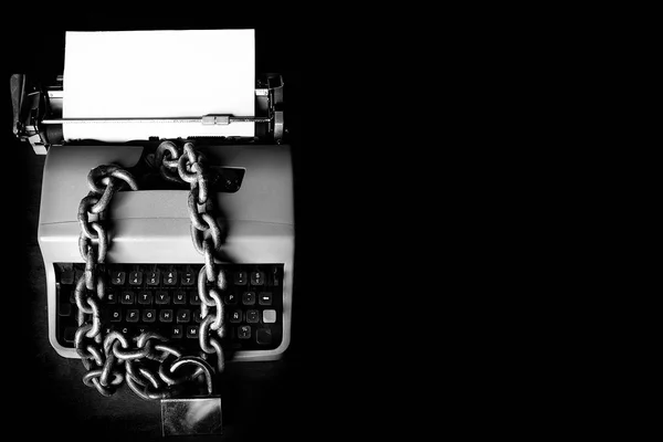 Information Censorship Concept Typewriter Locked Chain Padlock Black White Isolated — Stock Photo, Image