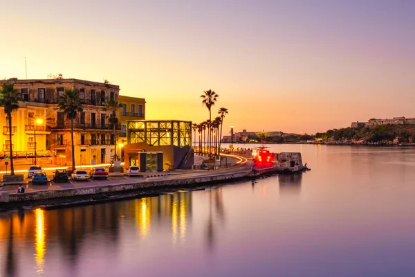 Färgsprakande Solnedgång Havanna Med Utsikt Över Havet Den Gamla Staden — Stockfoto