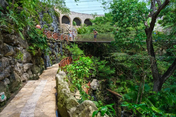 Die voliere im xcaret park an der riviera maya in mexiko — Stockfoto