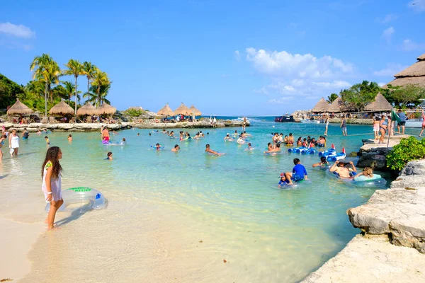 Meksika'da Maya Rivierası'ndaki Xcaret Park'taki plaj — Stok fotoğraf