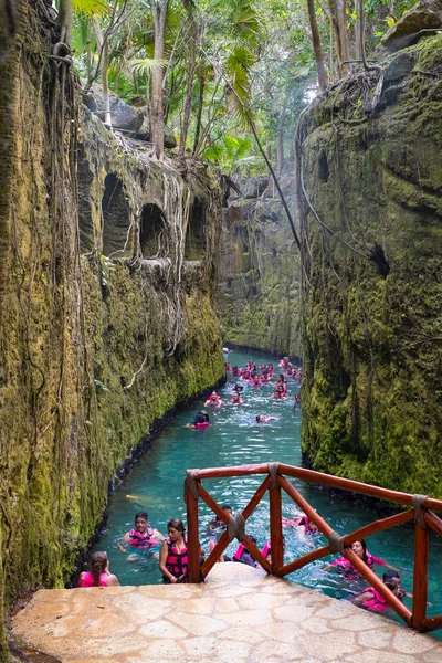 Undergrunns-elv ved XCaret park på Mayan Riviera i Mexico – stockfoto