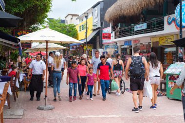 5th avenue, Playa del Carmen, Meksika ana cazibe turistler ve yerliler