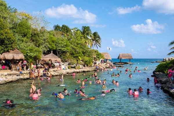 Meksika'da Xcaret parkta şnorkel — Stok fotoğraf